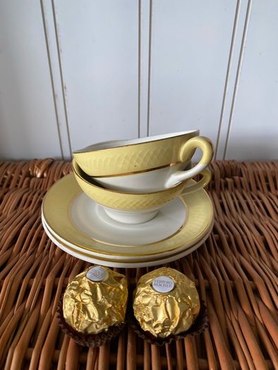 cups  & saucers - vintage china