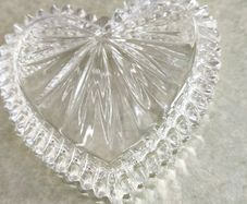 1950s Large Jewelry Box Trinket w/Lid Box Heart Shape Cut Glass Clear Starburst of Love Retro Correct Vanityno stamp.