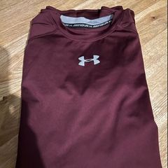 Under Armour T-shirt