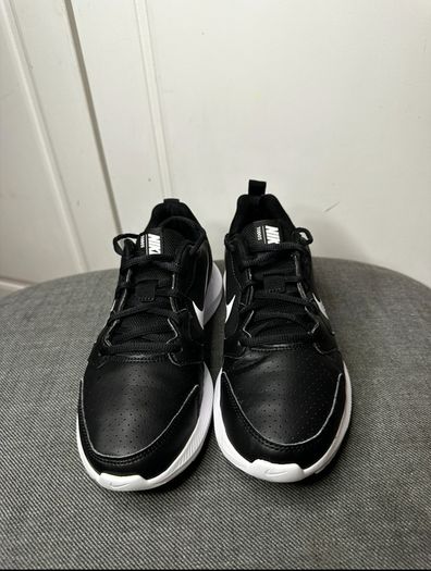 Nike todos trainers