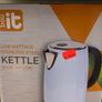 Low wattage kettle in cream colour Image 3