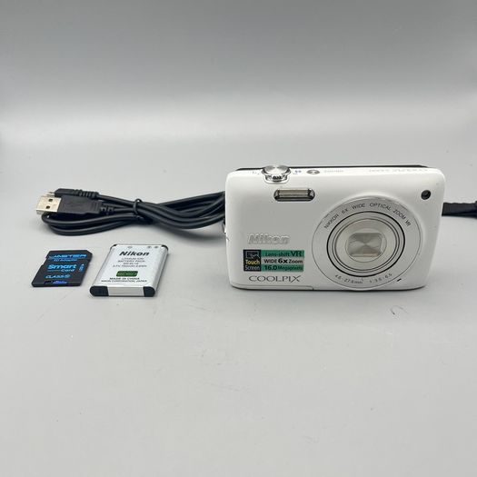 Nikon Coolpix S4300 16MP Digital Camera White Touchscreen - Full Kit