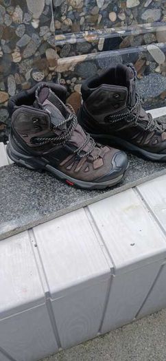 Mens hiking boots