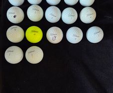 22 Titleist Pro V golf balls