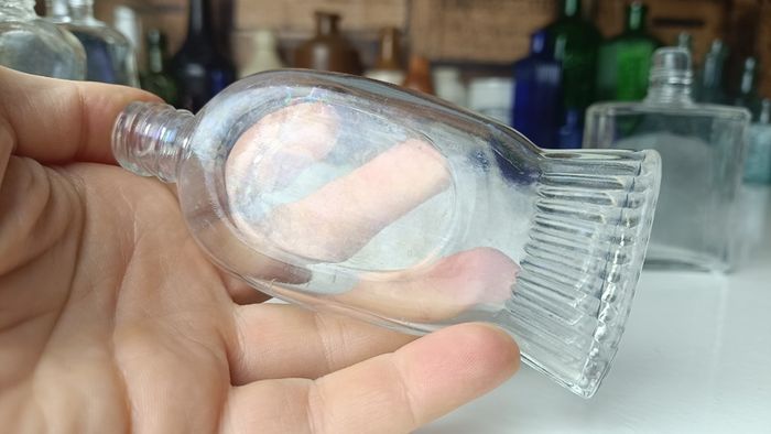 482 - Set of 5 Vintage Clear Glass Screw Top Collectible Decorative Bottles