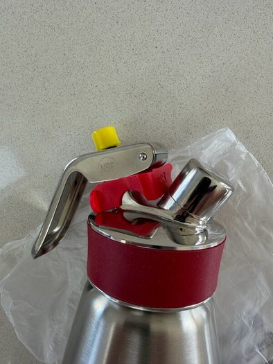 Brand New ISI GOURMET WHIP + 50 Gourmet Chargers