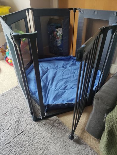 Baby playpen