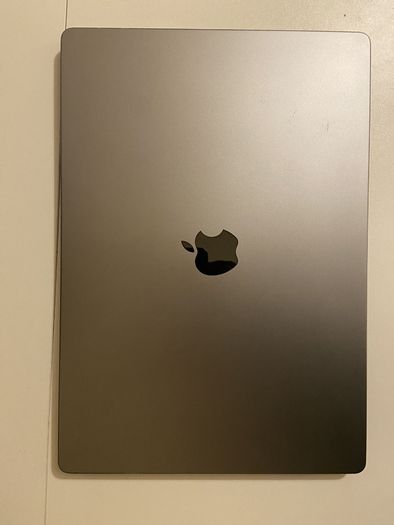 Apple MacBook Pro 2021 16-inch M1 Chip