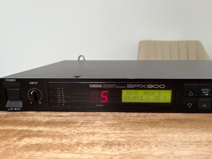 Yamaha SPX 900