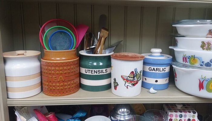 Fabulous RARE Collectable Traditional Cornishware Storage Jar in the Very Rare and Discontinued Gold & White Colourway, TG Green, Restyled by Judith Onions, Circa 1968 to 1975