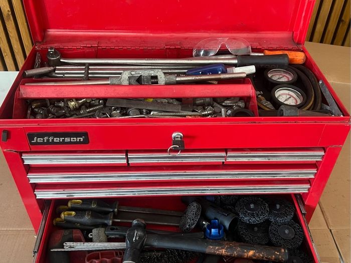 tool chest with tools