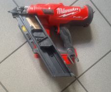 Nail gun