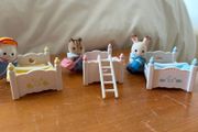 Sylvanian Families Triple Bunk Beds &amp; 3 Nursery Baby Figures Set