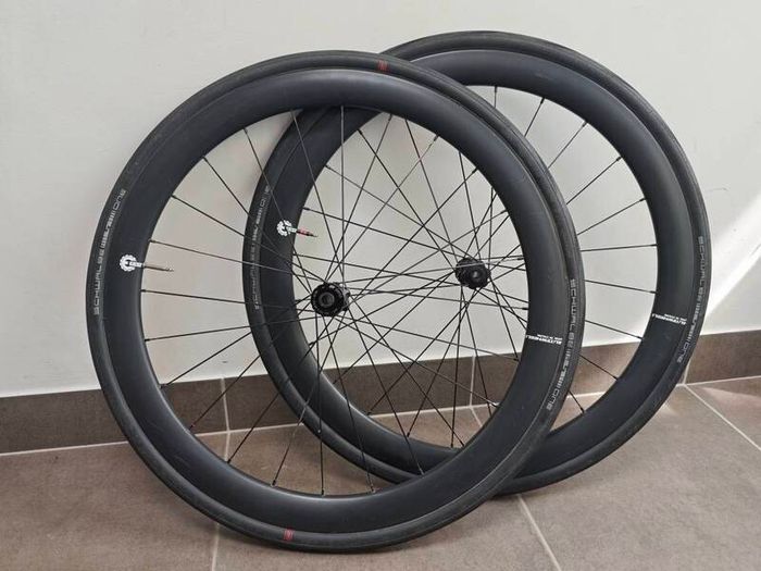 Elite carbon wheelset  DT Swiss 240 hub Schwalbe One