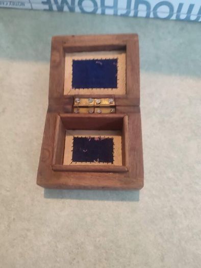 Vintage SMALL Wood TRINKET Box Hinged Carved