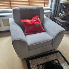 Sofa set brand new only 1 year old in amazing condition