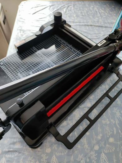 Heavy Duty 12 Inch Guillotine Paper Cutter A4