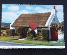 Ireland Postcard : An Irish Wayside Cottage - 1980s