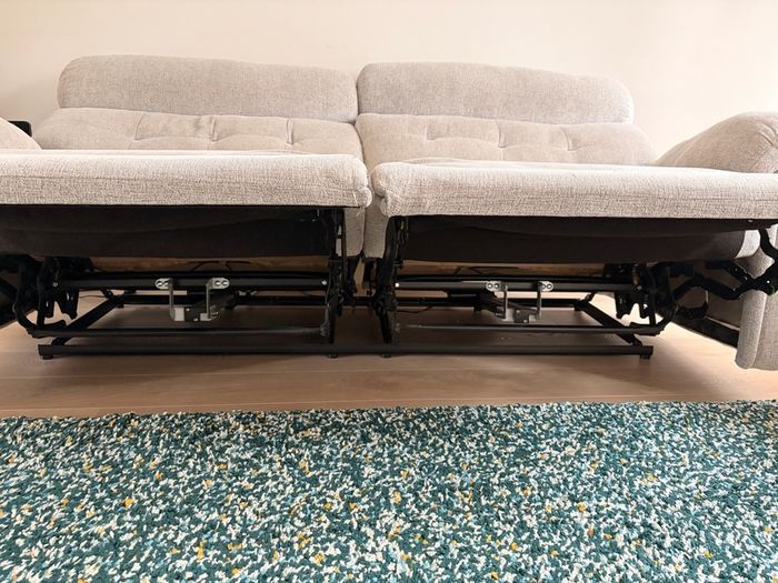 Recliner sofa