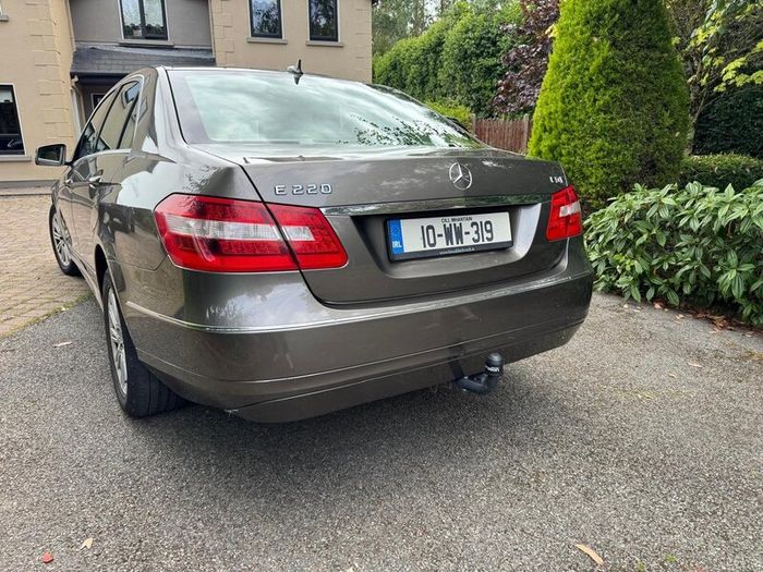 Mercedes-Benz E-Class 2010