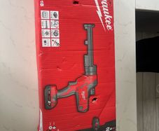 Milwaukee caulk gun