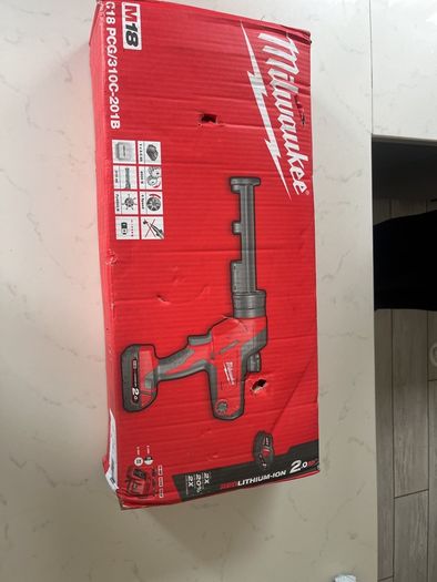 Milwaukee caulk gun