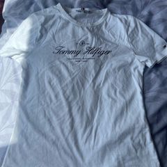 Brand new Tommy Hilfiger white slim fit  tshirt black logo