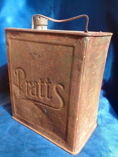 Pratt's 1920s antique fuel can