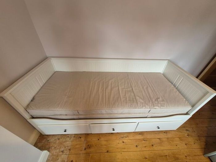 IKEA Hemnes guest/day bed incl. One Vannareid mattress