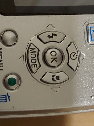Pentax Optio E40, 8.1 megapixels, Takes 2 AA Batteries, working great and in excellent cosmetic condition