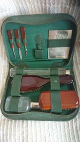 Vintage grooming kit