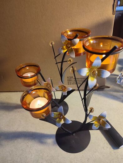 SET OF 2 Partylite Floral Tea Lights In Amber glass holder Tree W/ WHITE AND Yellow Flowers.