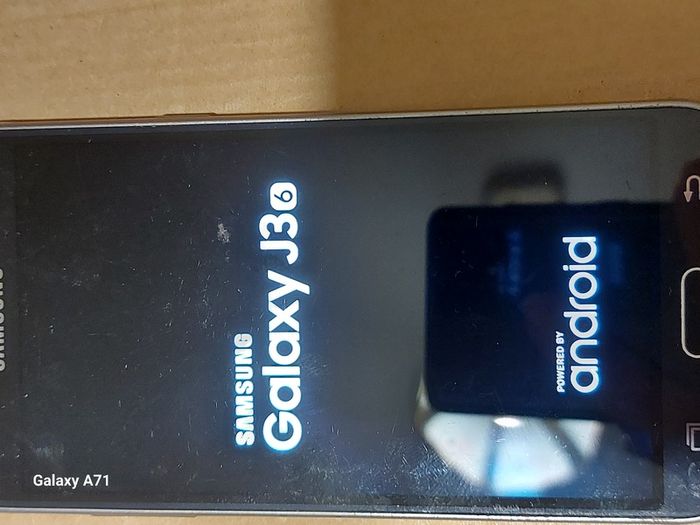 Samsung Galaxy J3 (6), in excellent cosmetic condition, FRP google Locked