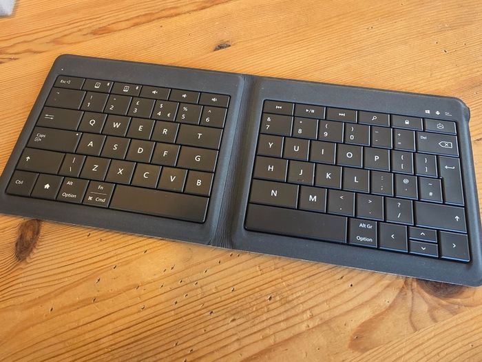 Microsoft Universal Foldable Keyboard - Bluetooth, Perfect Condition