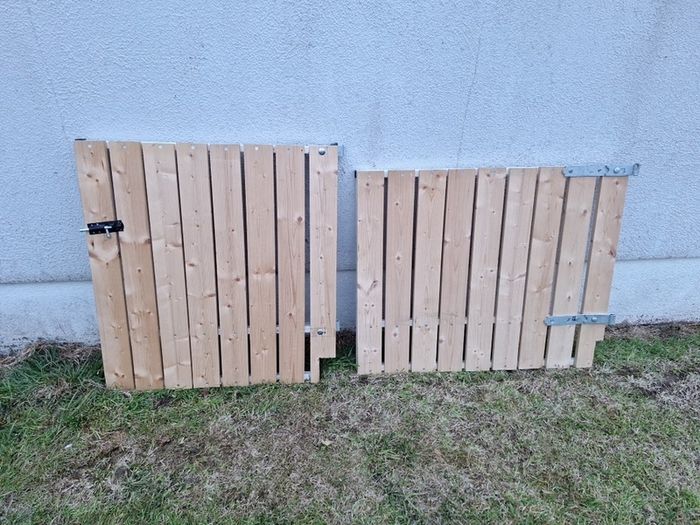 Heavy duty child gates. 5mm steel and pine