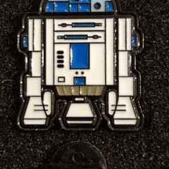Star wars, R2-D2 , pin back badge.