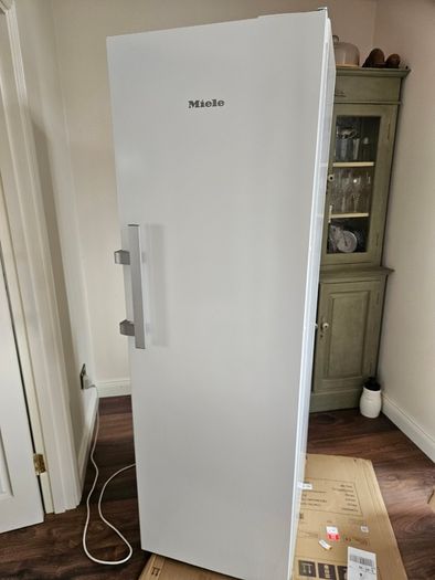 386L miele fridge