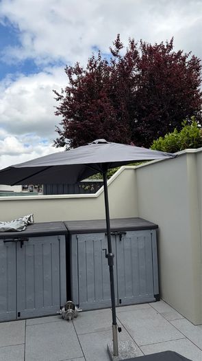 parasol and base