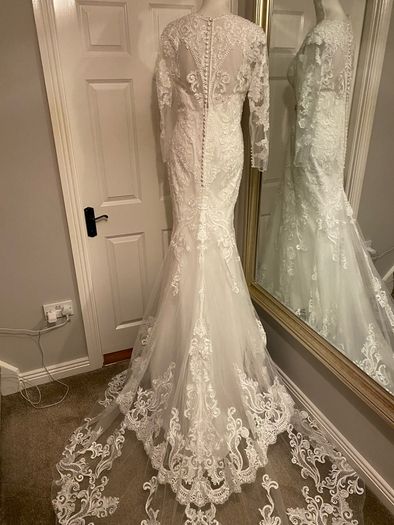 Wedding dress immaculate condition