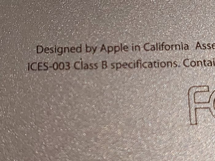 Apple MacBook Air 13 inch, Model A1369,  i5,  1,7GHz, no Ram, needs Ram, excellent cosmetic condition