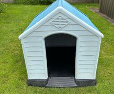 Large Plastic Dog Kennel Excellent Condition