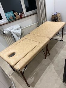massage table