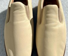 ARKET Soft Leather Slip-On Shoes Cream Beige Minimalist Size 39