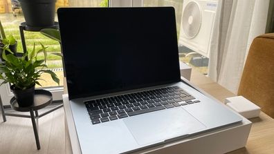 Macbook Air 15 M4 / 24gb Ram / 1tb Ssd / Sky Blue