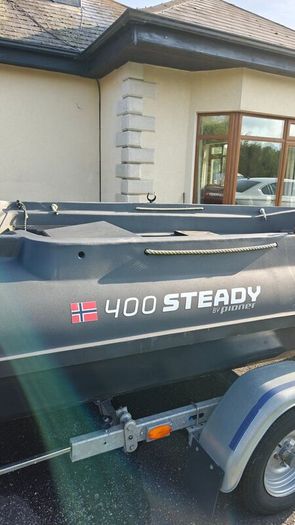 Boat, Engine and Trailer - Pioneer Steady 400