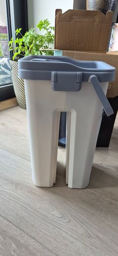 Flat Mop and  Bucket Set  Hands-Free Cleaning