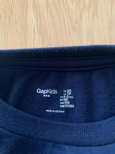 New GAP Christmas Top