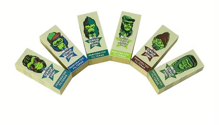 Various King Size Rolling Papers, tips available also