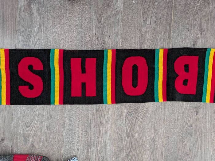 Bohs Hat and Scarf Brand New