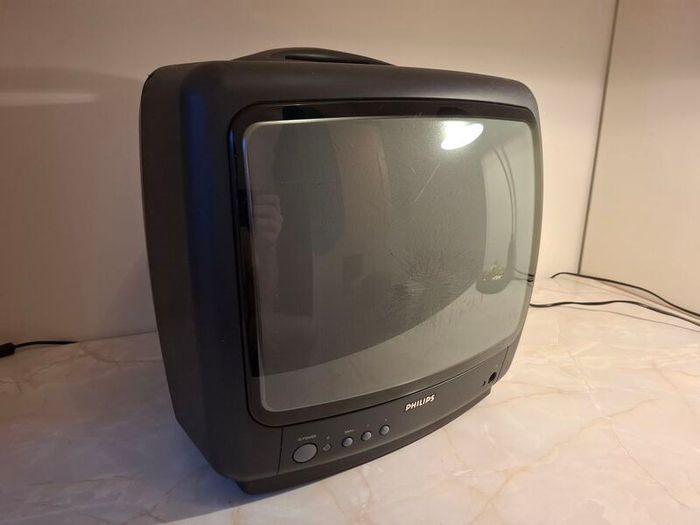 Philips 14" CRT TV (1 of 2)